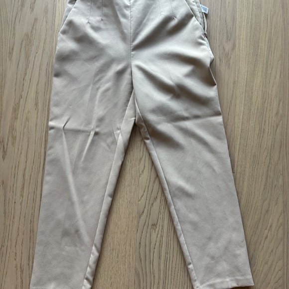 Dynamite Beige Suit SET - Picture 5 of 6